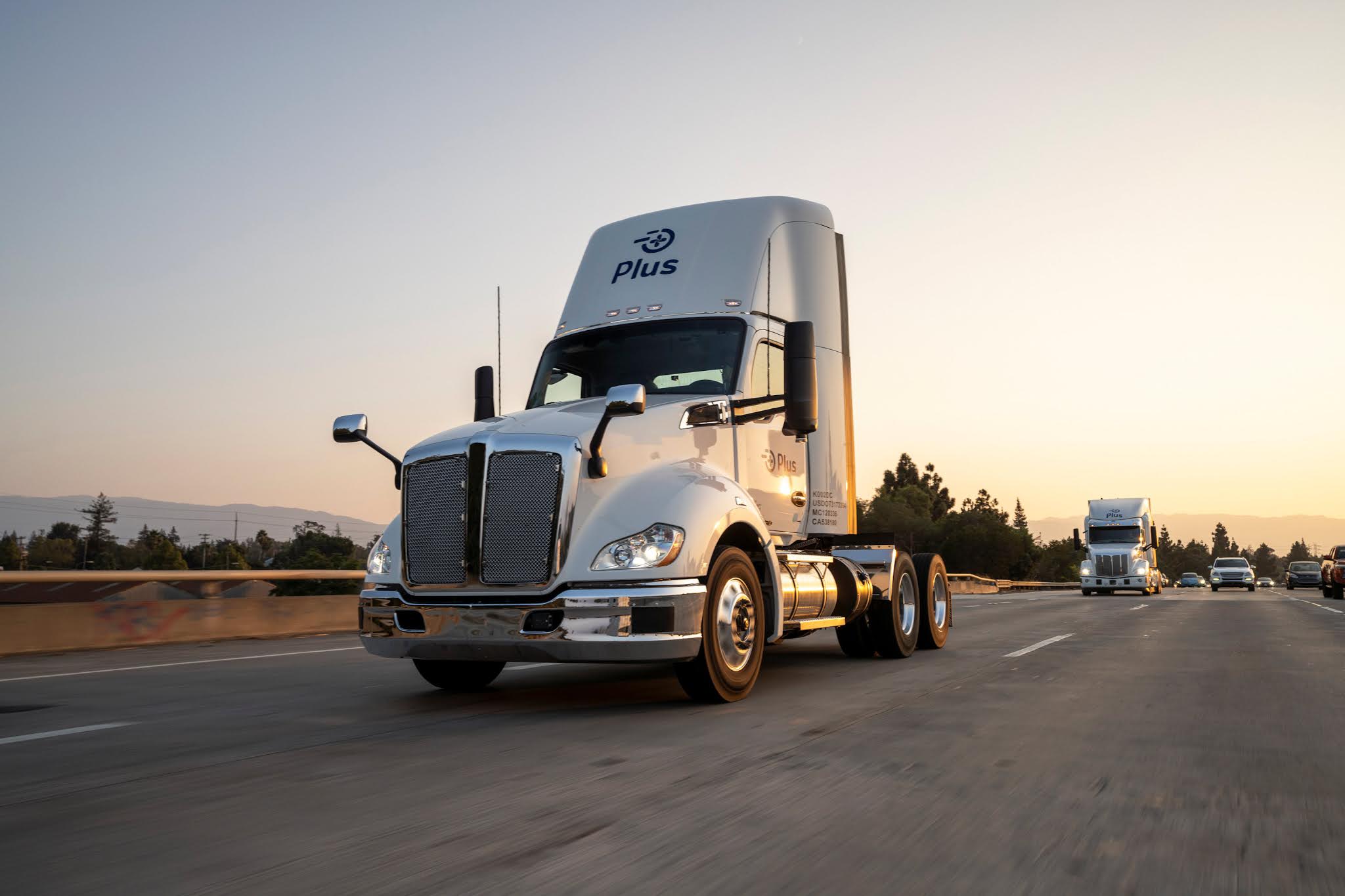 Self-driving truck company Plus upsizes fundraising