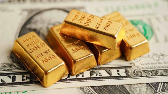 Investors turn to gold amid US monetary policy uncertainty
